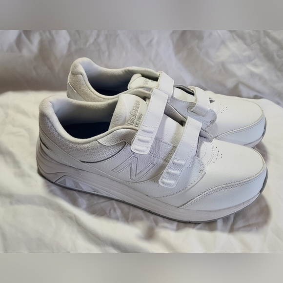 New Balance Orthodontic style shoe 938v3 size 11 - Picture 9 of 12